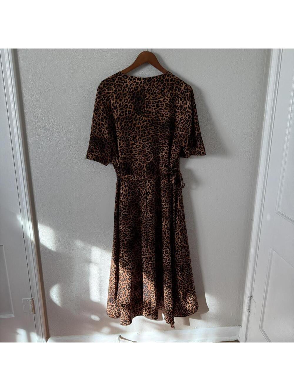 Bobeau Leopard Wrap Dress – XL